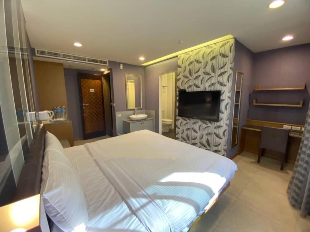 Love Hotel Pingtung Exterior photo